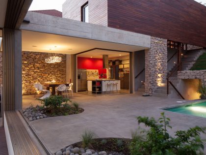 A Stunning Contemporary Home with Lavish Garden and Pool in El Salvador by Cincopatasalgato (15)