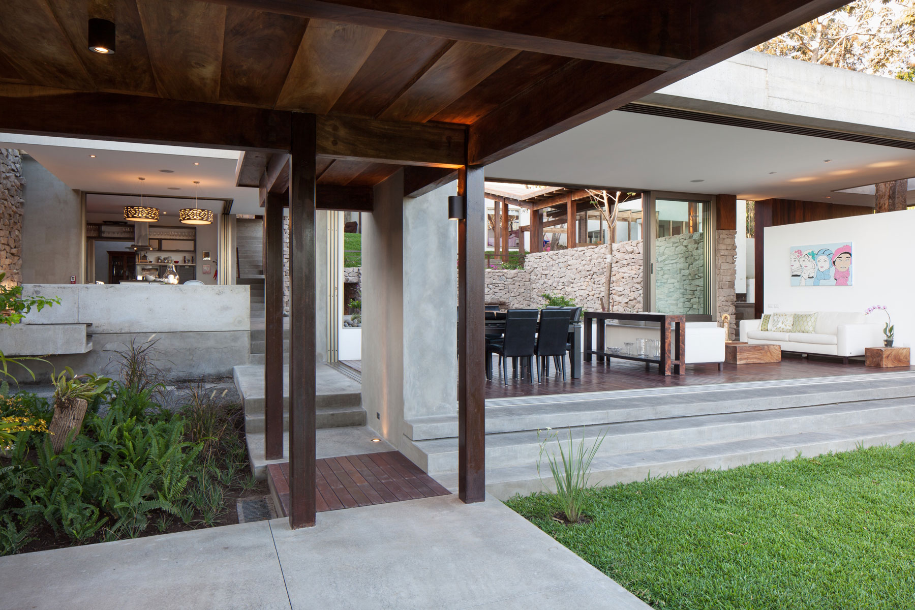 A Stunning Contemporary Home with Lavish Garden and Pool in El Salvador by Cincopatasalgato (2)