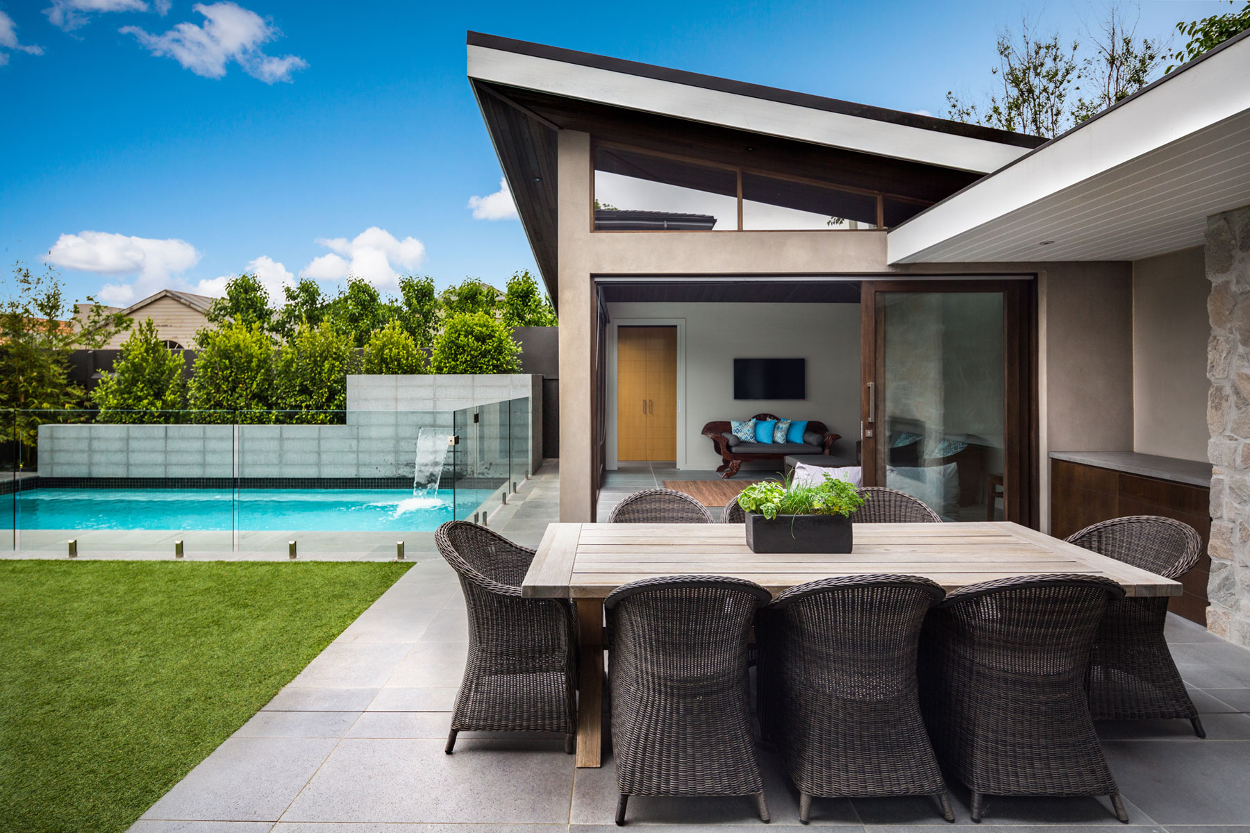 A Stunning Contemporary Home with Pool and Underground Garage in Malvern by Canny (2)