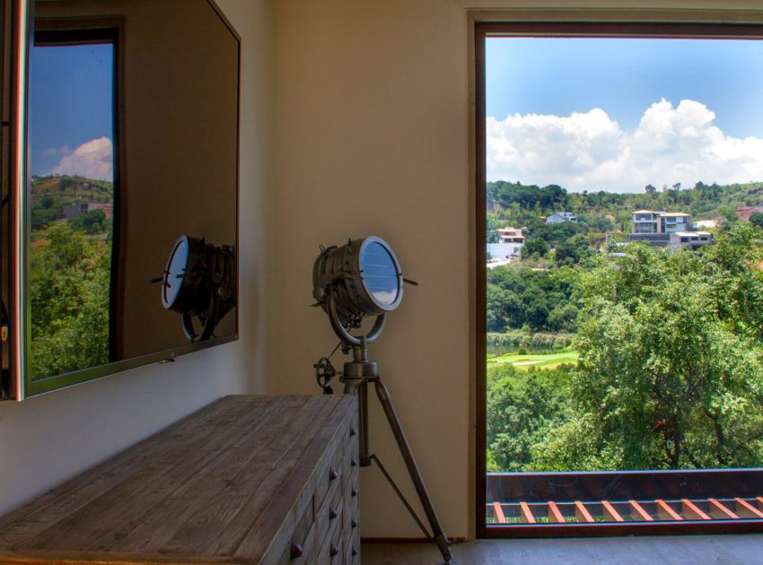 A Stunning Contemporary Home with Wonderful Views in Mexico City by MAZ Arquitectos (13)