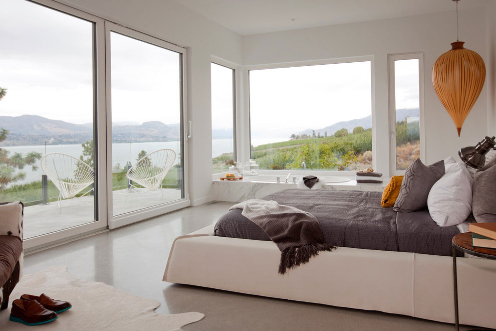 A Stunning Contemporary Waterfront Home with Sophisticated Interiors in Penticton by Ritchie Construction (18)