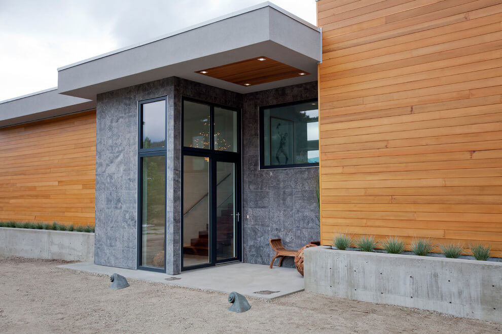 A Stunning Contemporary Waterfront Home with Sophisticated Interiors in Penticton by Ritchie Construction (4)