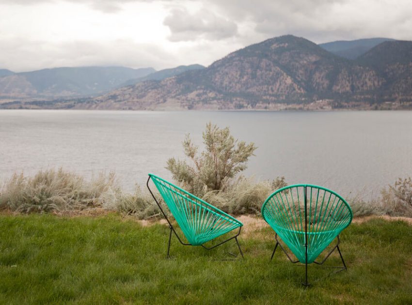 A Stunning Contemporary Waterfront Home with Sophisticated Interiors in Penticton by Ritchie Construction (6)