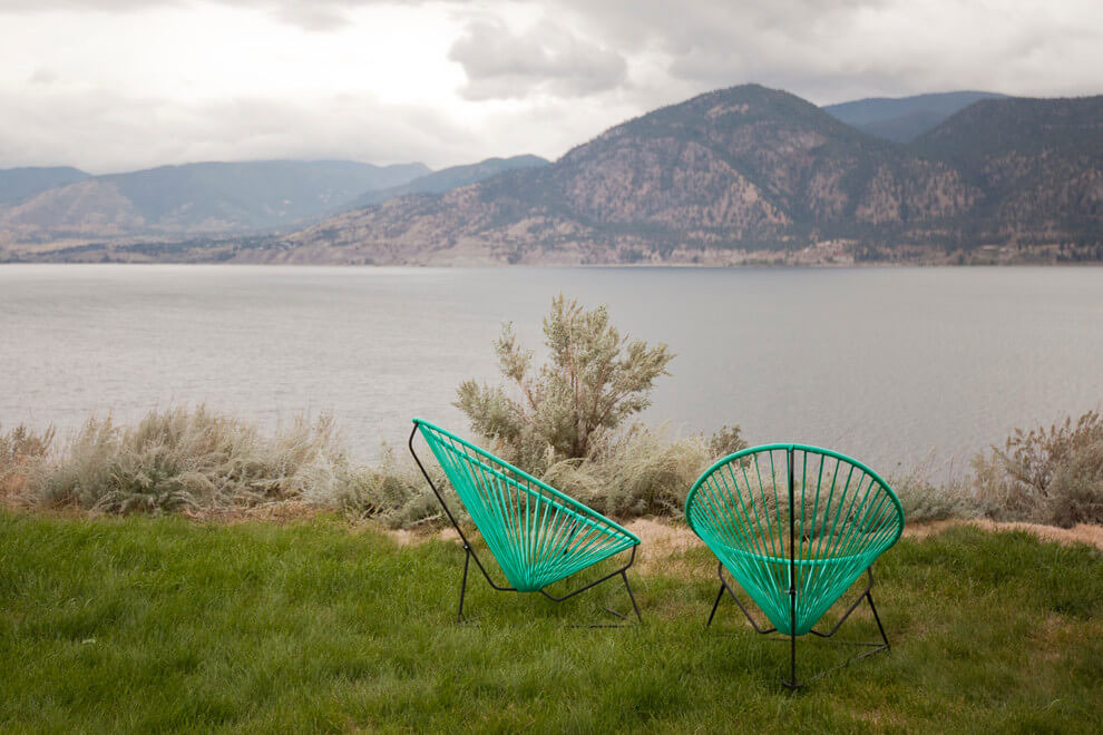 A Stunning Contemporary Waterfront Home with Sophisticated Interiors in Penticton by Ritchie Construction (6)