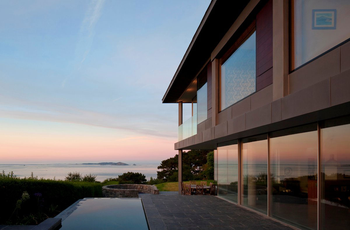 A Stunning Family Home with Large Courtyard and Infinity Pool in Guernsey, Channel Islands by Jamie Falla Architecture (12)