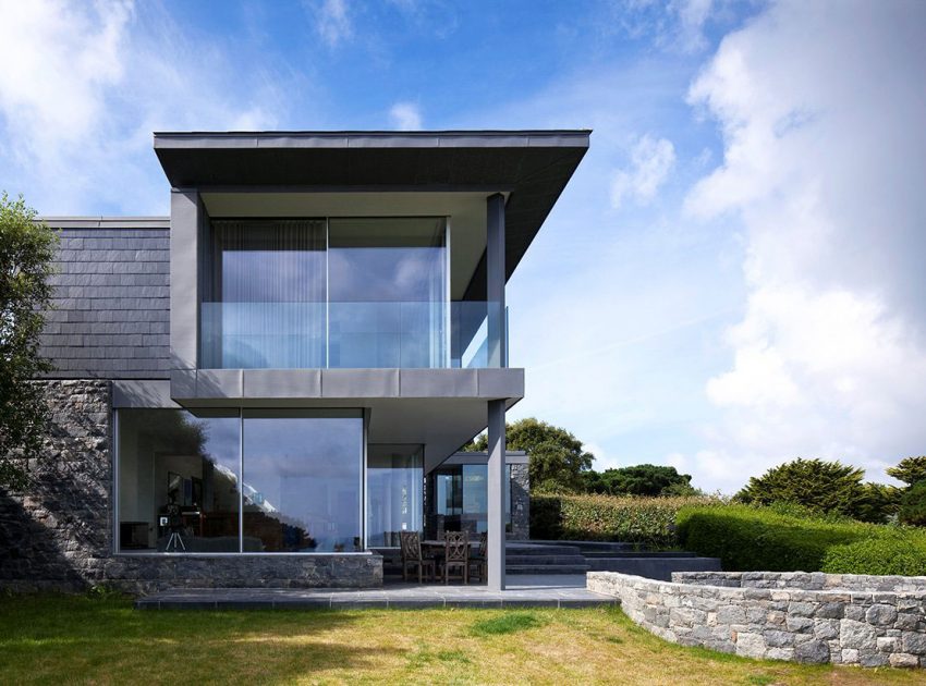 A Stunning Family Home with Large Courtyard and Infinity Pool in Guernsey, Channel Islands by Jamie Falla Architecture (3)