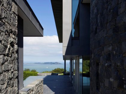 A Stunning Family Home with Large Courtyard and Infinity Pool in Guernsey, Channel Islands by Jamie Falla Architecture (4)