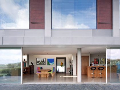 A Stunning Family Home with Large Courtyard and Infinity Pool in Guernsey, Channel Islands by Jamie Falla Architecture (5)