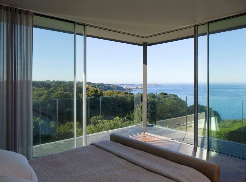 A Stunning Family Home with Large Courtyard and Infinity Pool in Guernsey, Channel Islands by Jamie Falla Architecture (8)