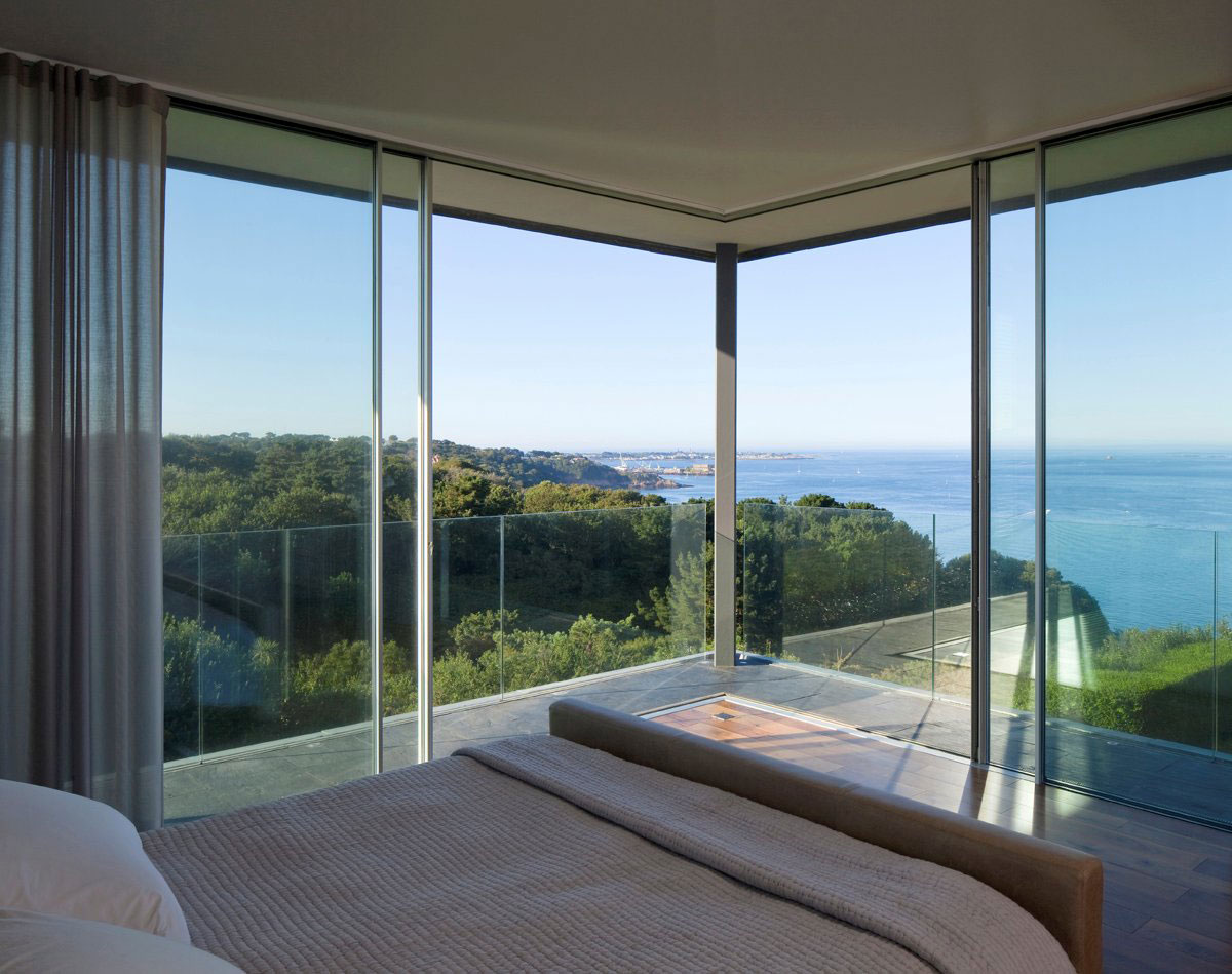 A Stunning Family Home with Large Courtyard and Infinity Pool in Guernsey, Channel Islands by Jamie Falla Architecture (8)