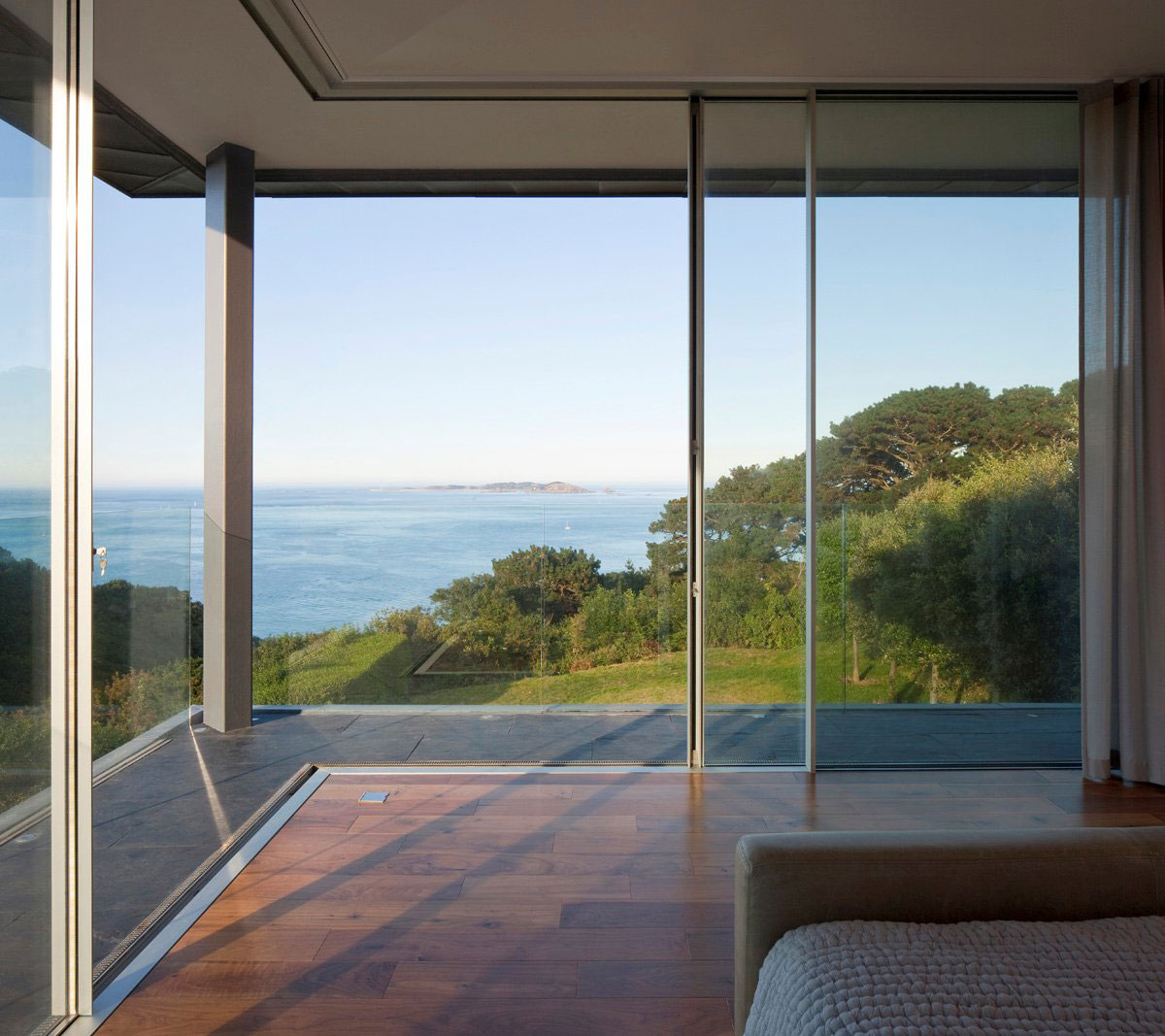 A Stunning Family Home with Large Courtyard and Infinity Pool in Guernsey, Channel Islands by Jamie Falla Architecture (9)
