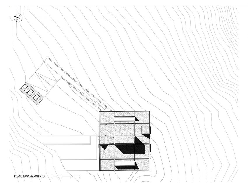 A Stunning Modern Beach House on a Cliff in Casablanca, Chile by Gubbins Arquitectos (20)