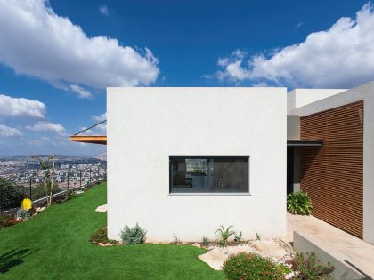 A Stunning Modern Home Perched on Top of a Rocky Hill Overlooking the Mountains in Mikhmanim, Israel by SaaB Architects (10)