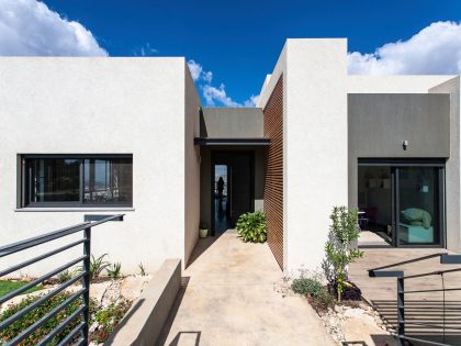 A Stunning Modern Home Perched on Top of a Rocky Hill Overlooking the Mountains in Mikhmanim, Israel by SaaB Architects (11)