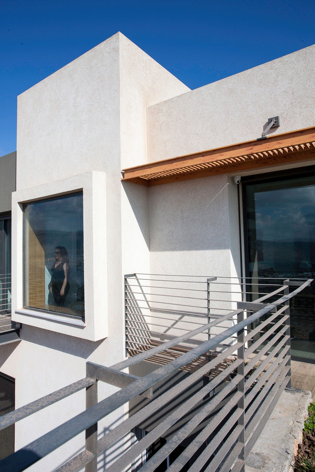 A Stunning Modern Home Perched on Top of a Rocky Hill Overlooking the Mountains in Mikhmanim, Israel by SaaB Architects (3)