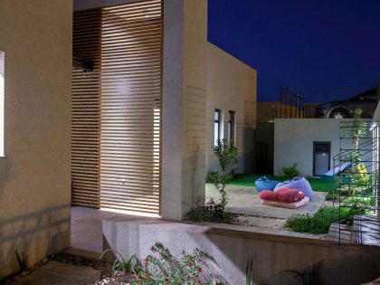 A Stunning Modern Home Perched on Top of a Rocky Hill Overlooking the Mountains in Mikhmanim, Israel by SaaB Architects (30)