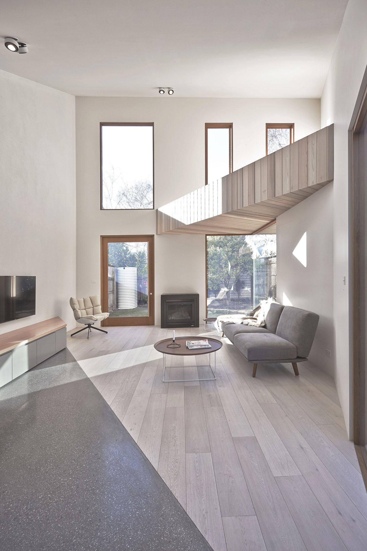 A Stunning Modern Home with Unique and Unconventional Layouts in Richmond by Edwards Moore (13)