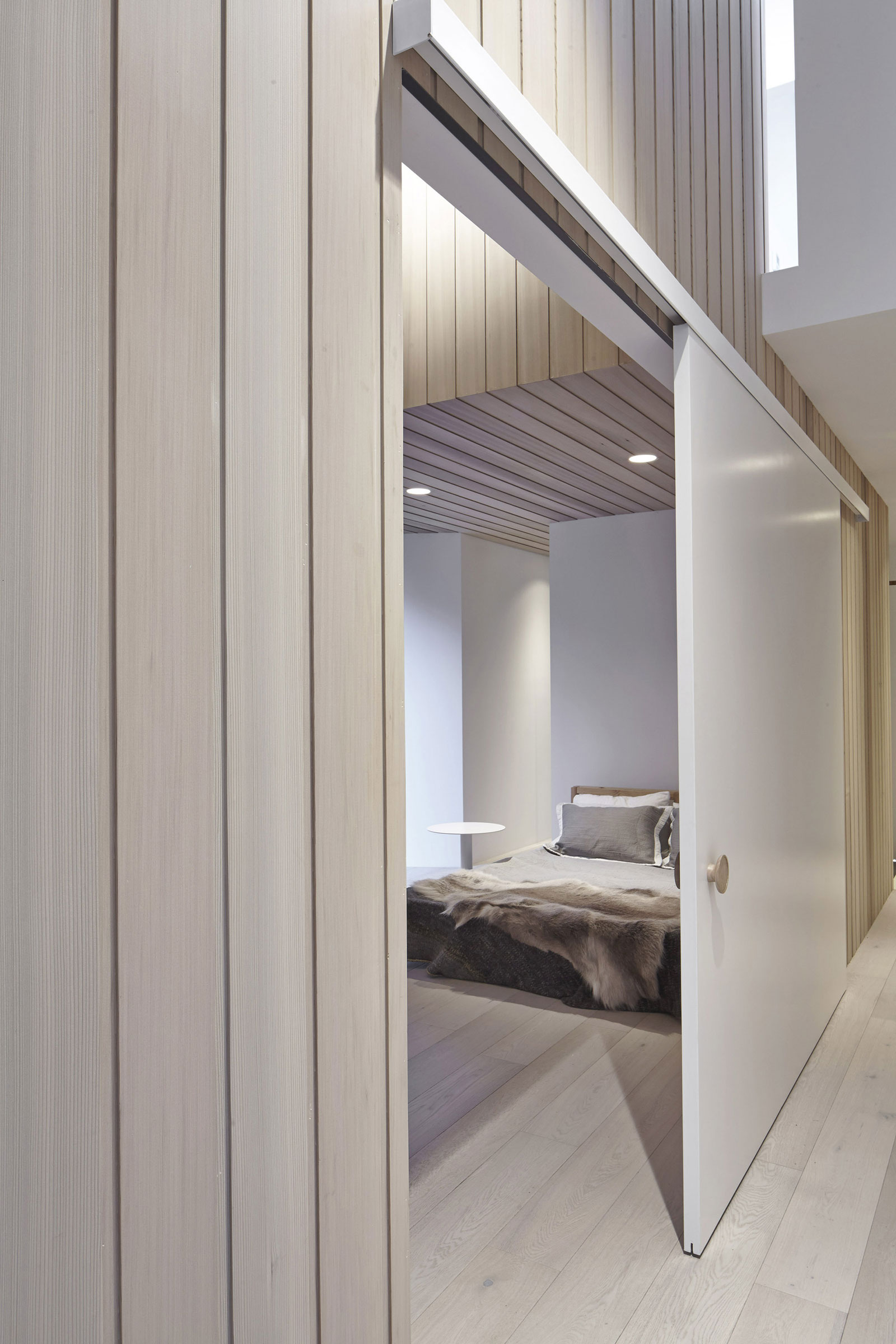 A Stunning Modern Home with Unique and Unconventional Layouts in Richmond by Edwards Moore (19)