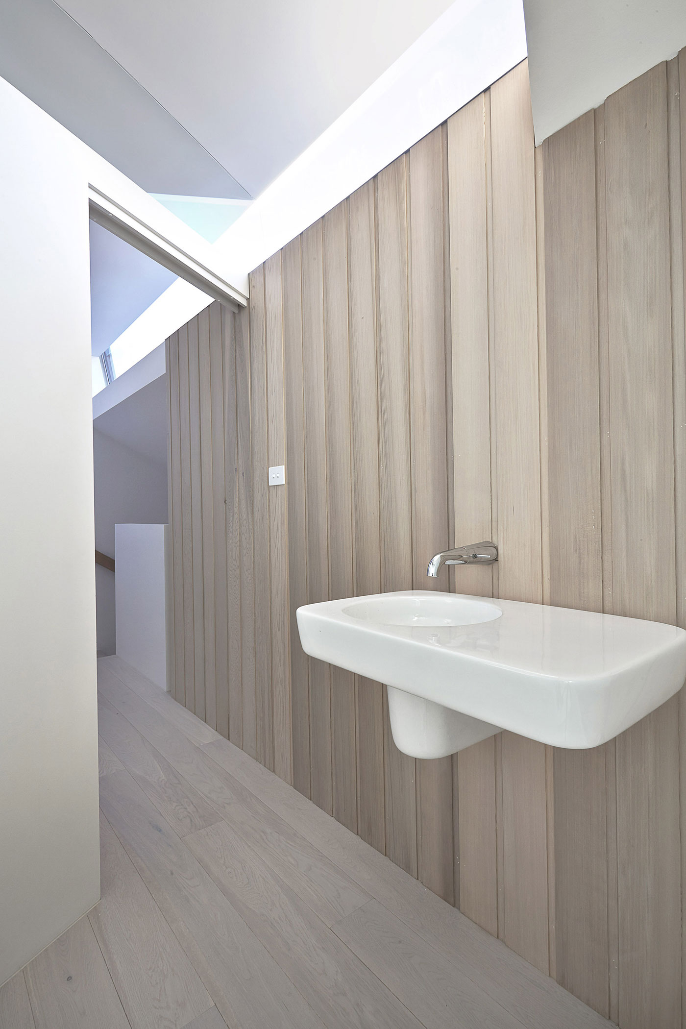 A Stunning Modern Home with Unique and Unconventional Layouts in Richmond by Edwards Moore (22)