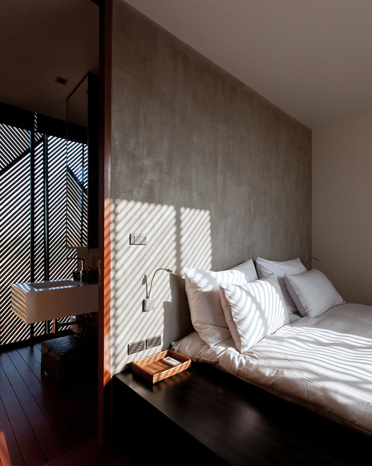 A Stunning Modern House with Gorgeous Inner Courtyards in Pak Chong District by IDIN Architects (20)