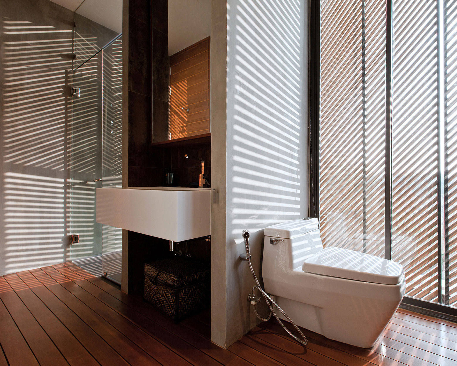 A Stunning Modern House with Gorgeous Inner Courtyards in Pak Chong District by IDIN Architects (22)