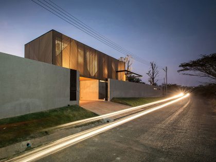 A Stunning Modern House with Gorgeous Inner Courtyards in Pak Chong District by IDIN Architects (25)
