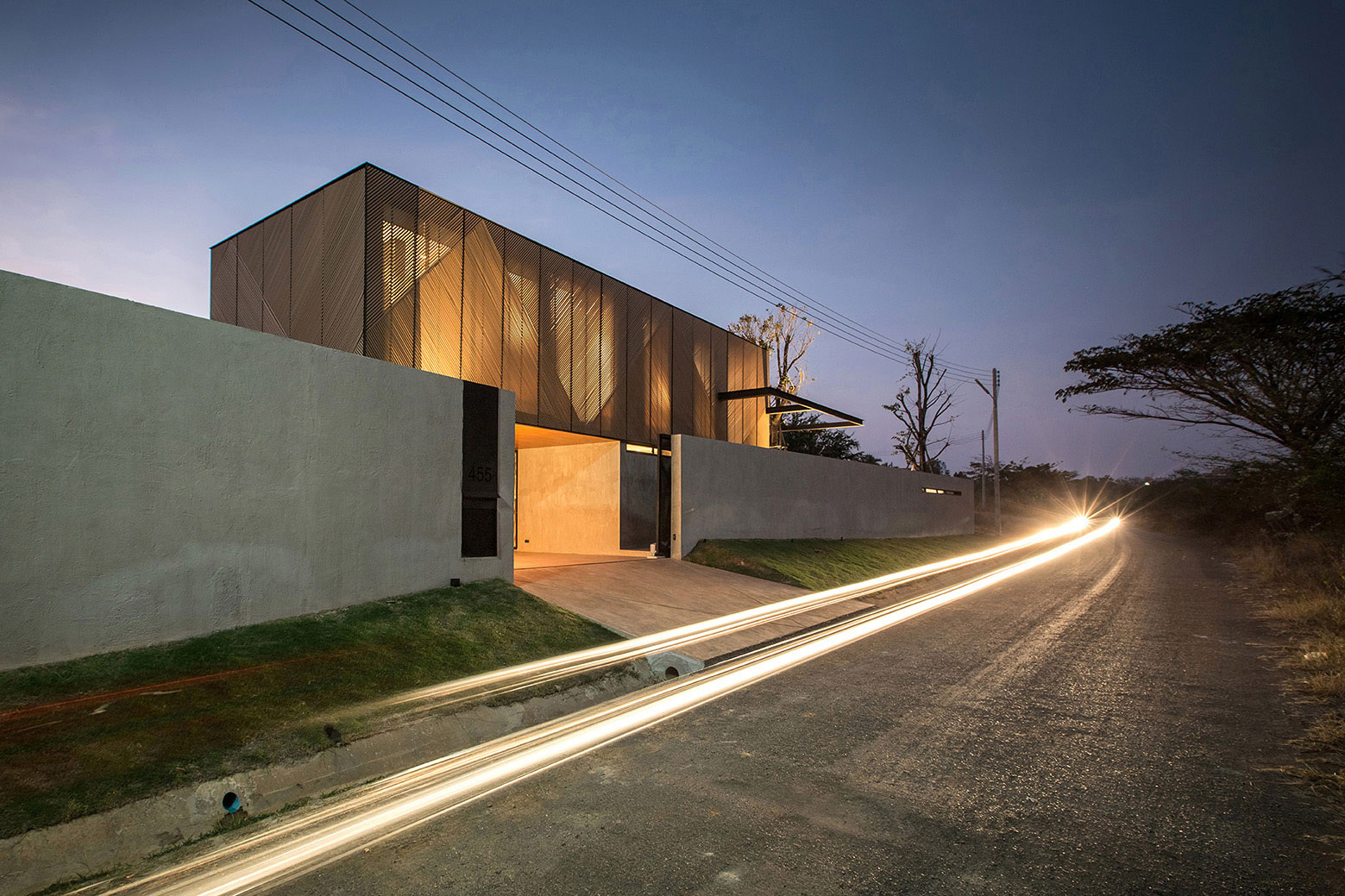 A Stunning Modern House with Gorgeous Inner Courtyards in Pak Chong District by IDIN Architects (25)