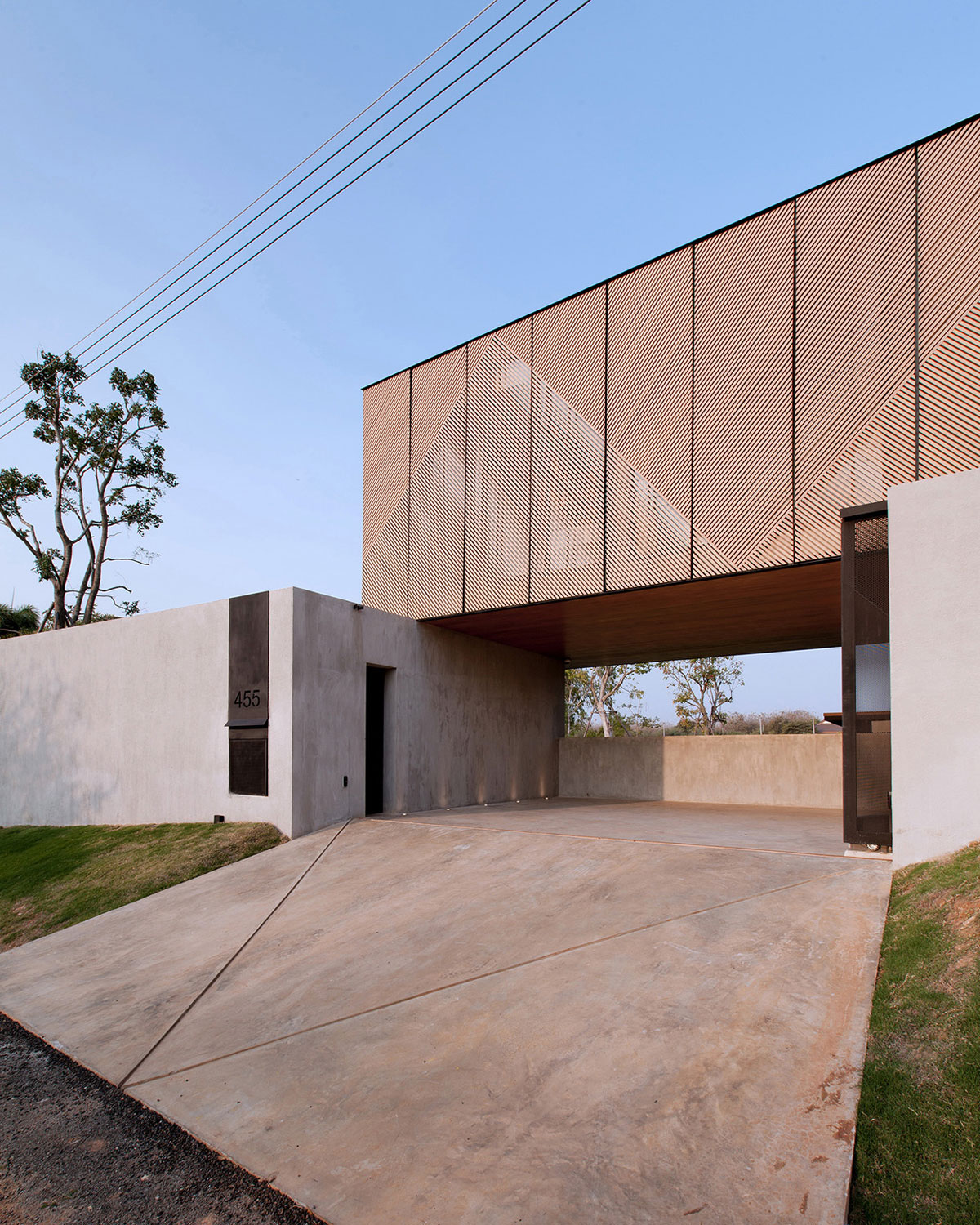 A Stunning Modern House with Gorgeous Inner Courtyards in Pak Chong District by IDIN Architects (4)