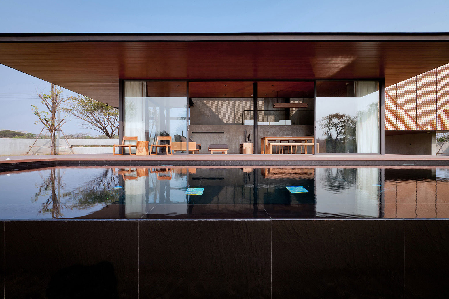 A Stunning Modern House with Gorgeous Inner Courtyards in Pak Chong District by IDIN Architects (8)