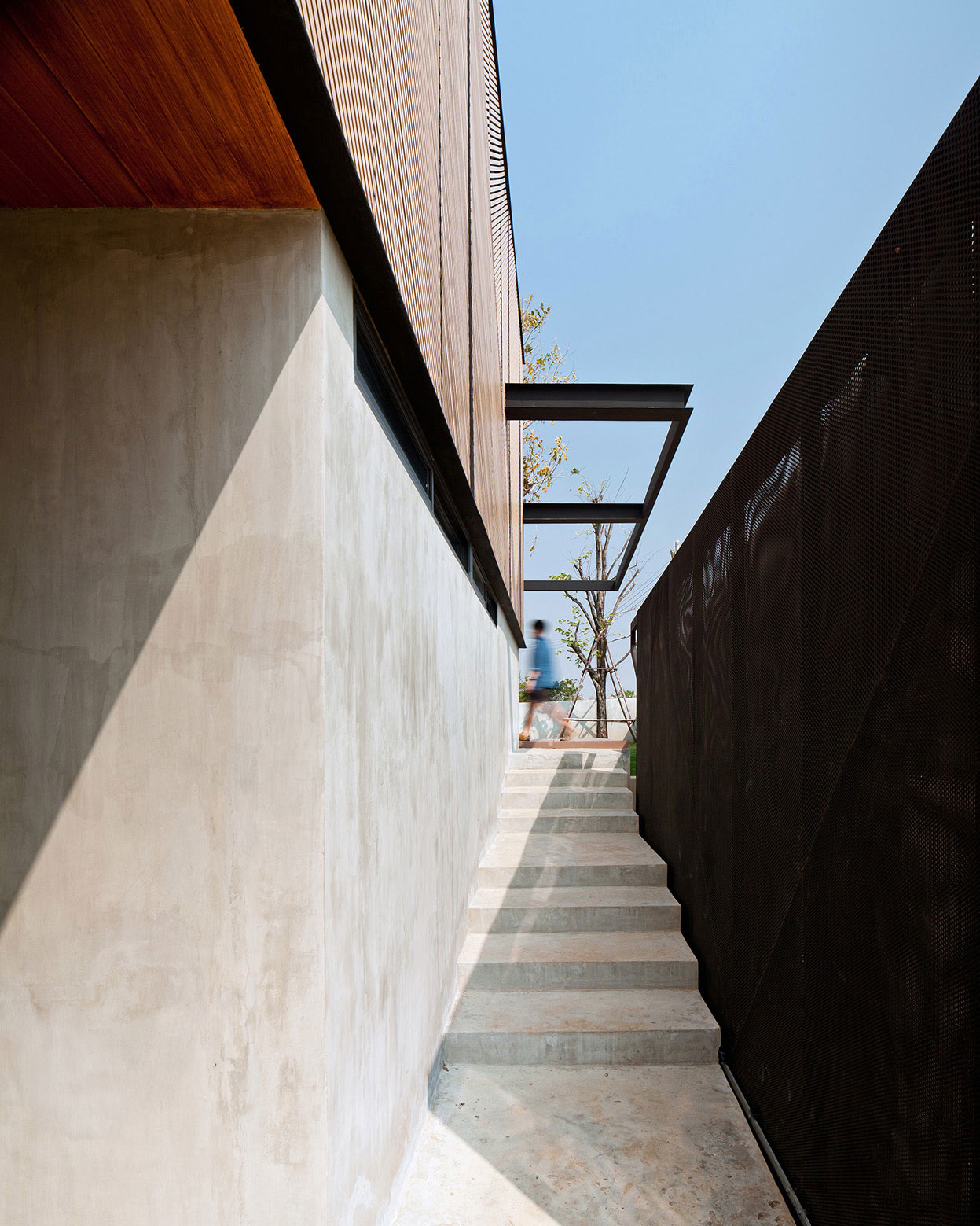 A Stunning Modern House with Gorgeous Inner Courtyards in Pak Chong District by IDIN Architects (9)