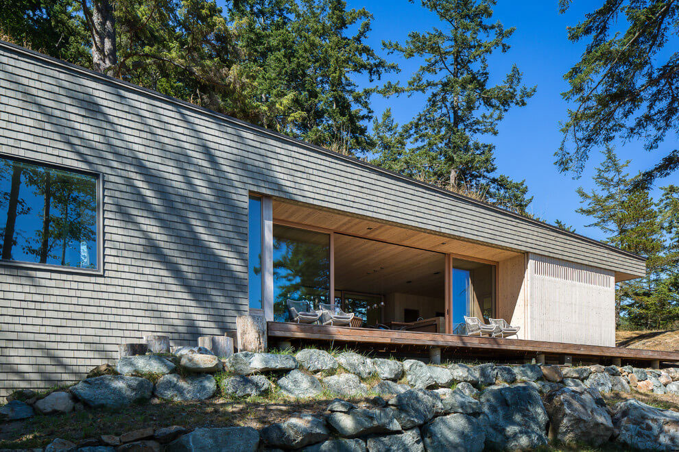 A Stunning Modern Retreat Nestled into the Superb Landscape of Orcas Island by Heliotrope Architects (1)