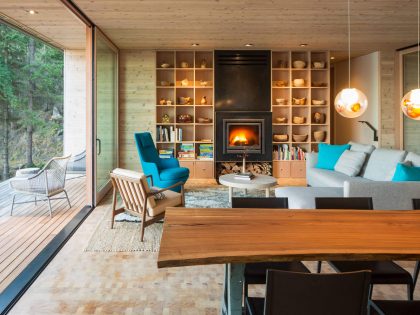 A Stunning Modern Retreat Nestled into the Superb Landscape of Orcas Island by Heliotrope Architects (14)