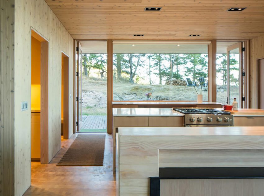 A Stunning Modern Retreat Nestled into the Superb Landscape of Orcas Island by Heliotrope Architects (16)