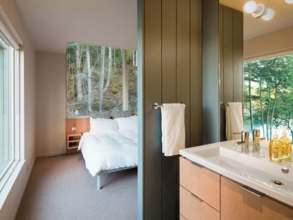 A Stunning Modern Retreat Nestled into the Superb Landscape of Orcas Island by Heliotrope Architects (17)