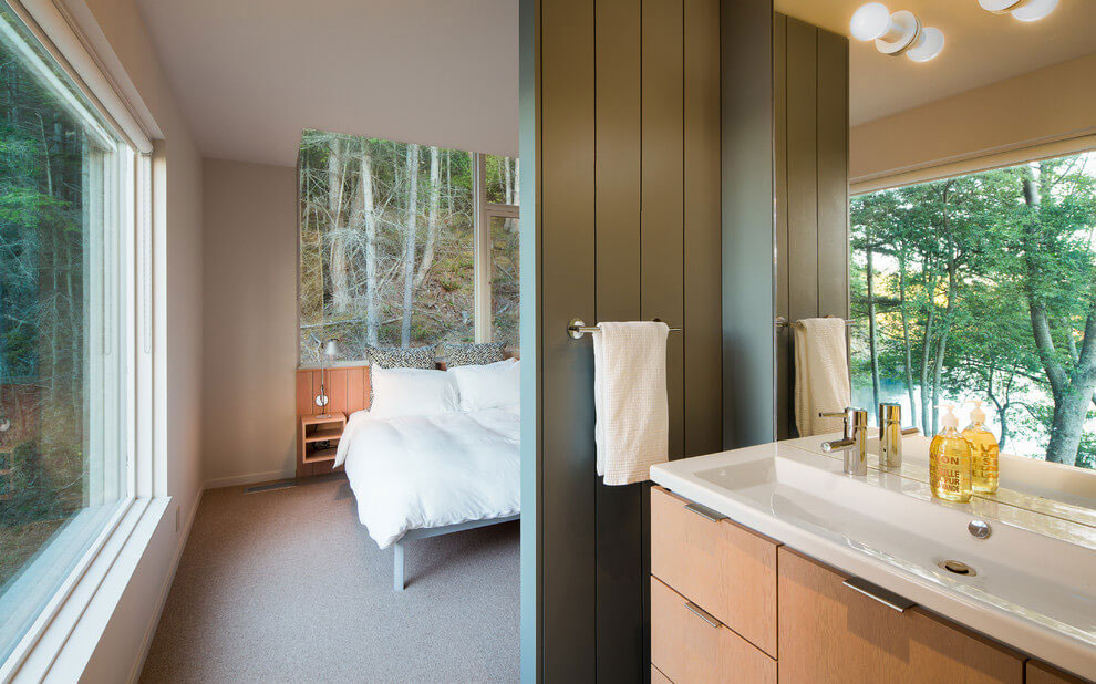 A Stunning Modern Retreat Nestled into the Superb Landscape of Orcas Island by Heliotrope Architects (17)