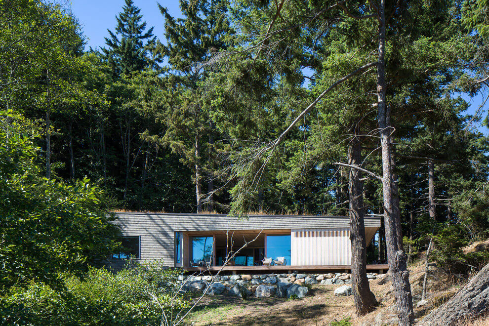 A Stunning Modern Retreat Nestled into the Superb Landscape of Orcas Island by Heliotrope Architects (2)