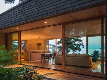 A Stunning Modern Retreat Nestled into the Superb Landscape of Orcas Island by Heliotrope Architects (20)