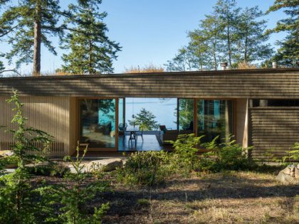 A Stunning Modern Retreat Nestled into the Superb Landscape of Orcas Island by Heliotrope Architects (4)