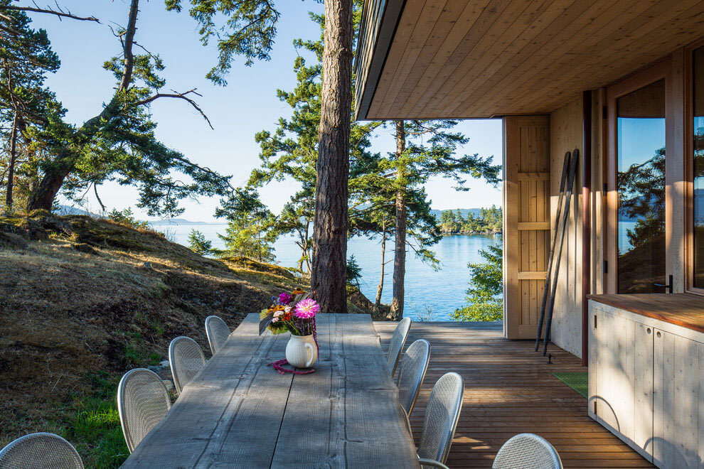 A Stunning Modern Retreat Nestled into the Superb Landscape of Orcas Island by Heliotrope Architects (7)