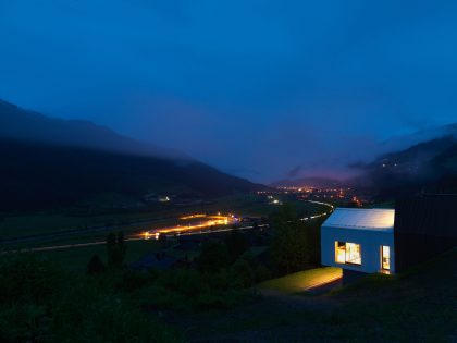 A Stunning Mountain House Nestled on the Hillside Overlooking the Austrian Alps in Austria by SoNo arhitekti (14)