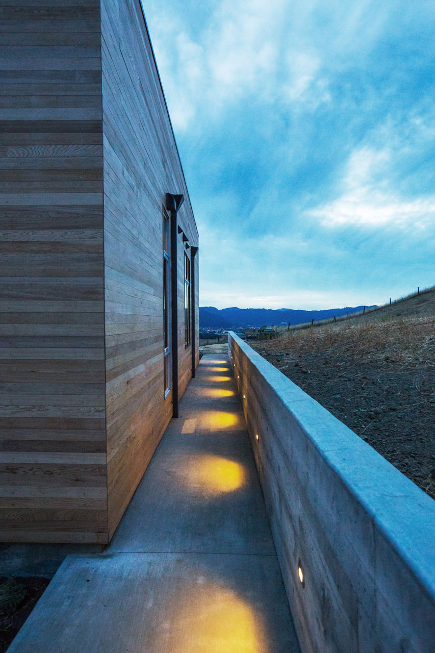 A Stunning and Elegant Contemporary Home Perched on the Hills of Cloverdale by Chris Pardo Design: Elemental Architecture & Method Homes (18)