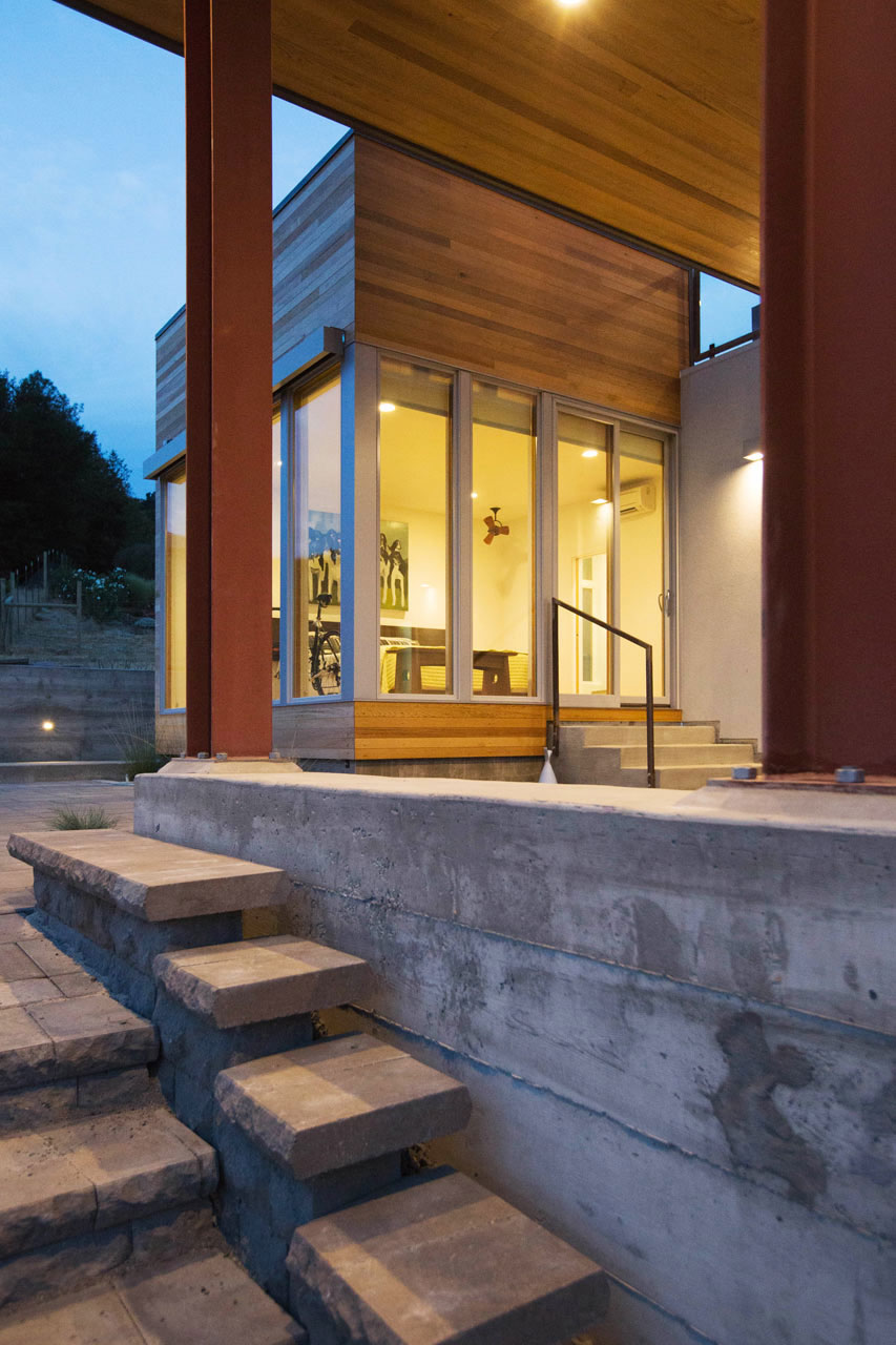 A Stunning and Elegant Contemporary Home Perched on the Hills of Cloverdale by Chris Pardo Design: Elemental Architecture & Method Homes (19)