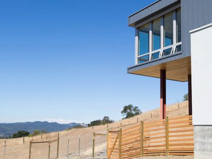 A Stunning and Elegant Contemporary Home Perched on the Hills of Cloverdale by Chris Pardo Design: Elemental Architecture & Method Homes (2)