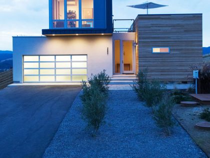 A Stunning and Elegant Contemporary Home Perched on the Hills of Cloverdale by Chris Pardo Design: Elemental Architecture & Method Homes (22)