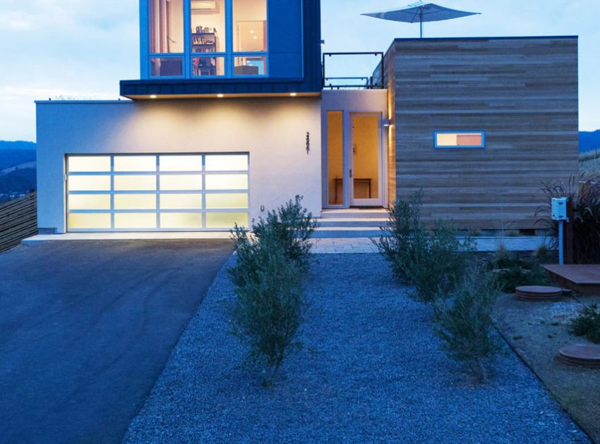 A Stunning and Elegant Contemporary Home Perched on the Hills of Cloverdale by Chris Pardo Design: Elemental Architecture & Method Homes (22)