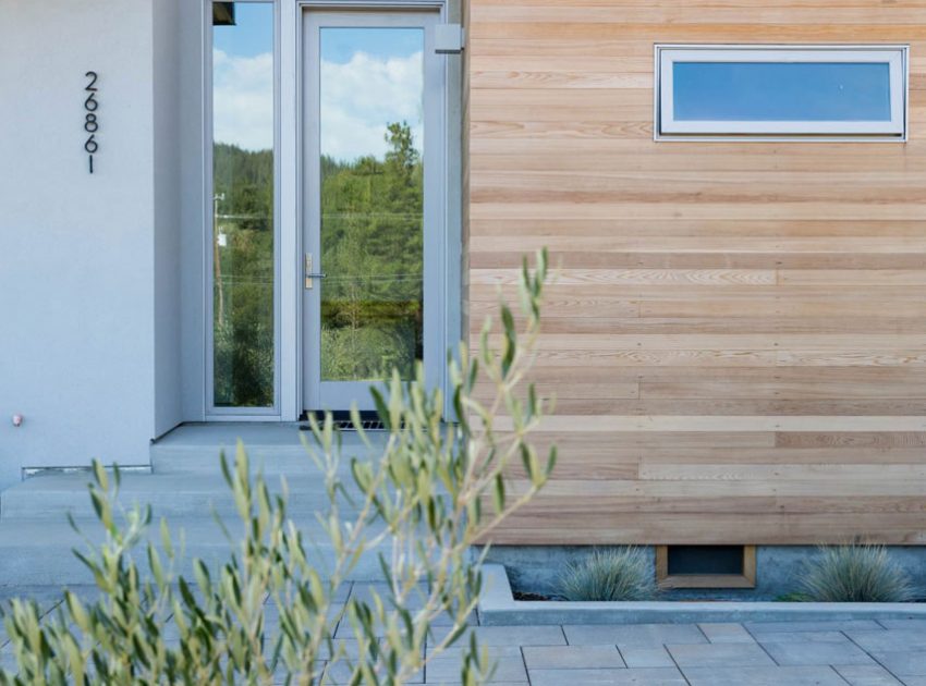 A Stunning and Elegant Contemporary Home Perched on the Hills of Cloverdale by Chris Pardo Design: Elemental Architecture & Method Homes (4)