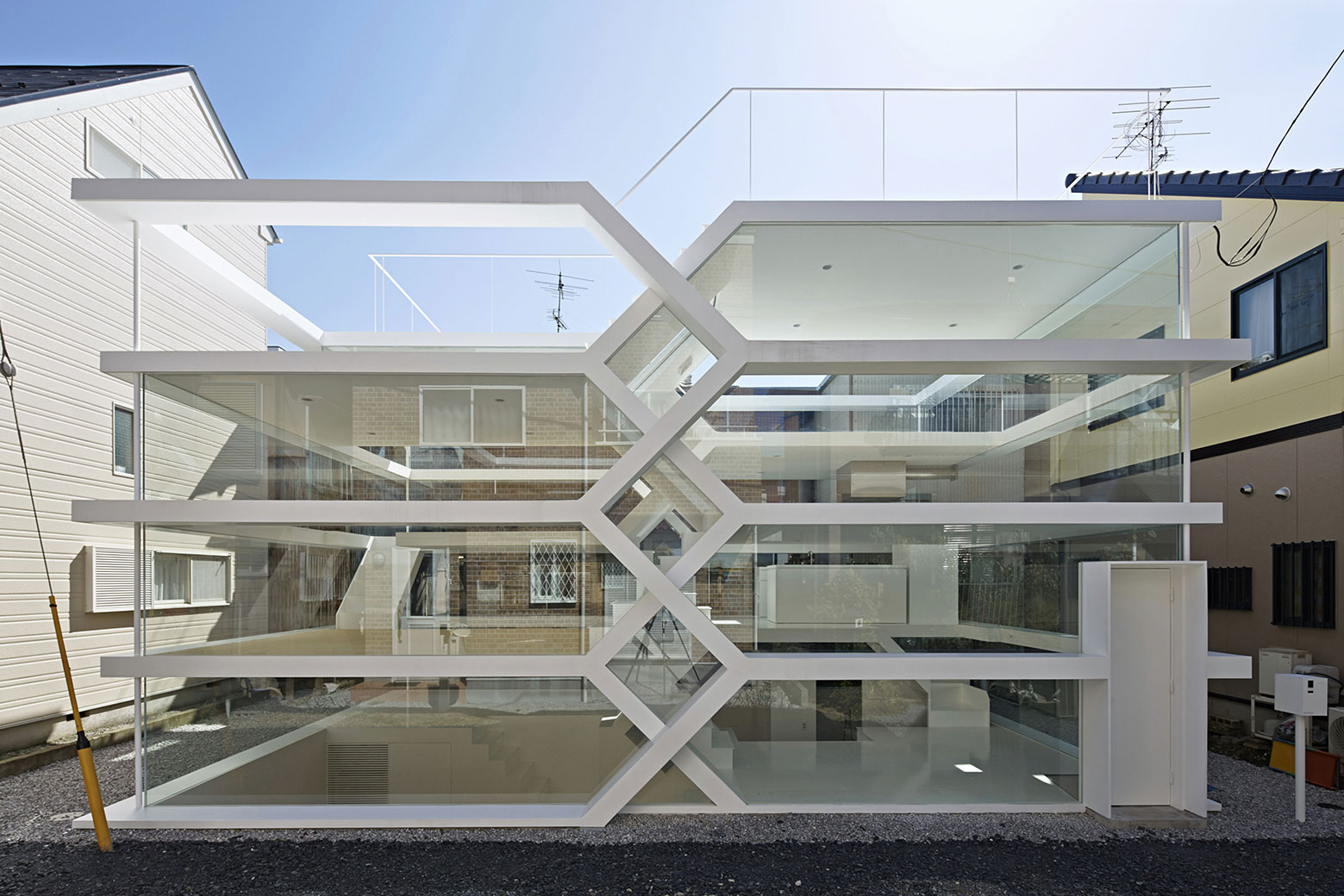 A Stunning and Futuristic House Made From Steel and Glass Elements in Oomiya by Yuusuke Karasawa Architects (2)