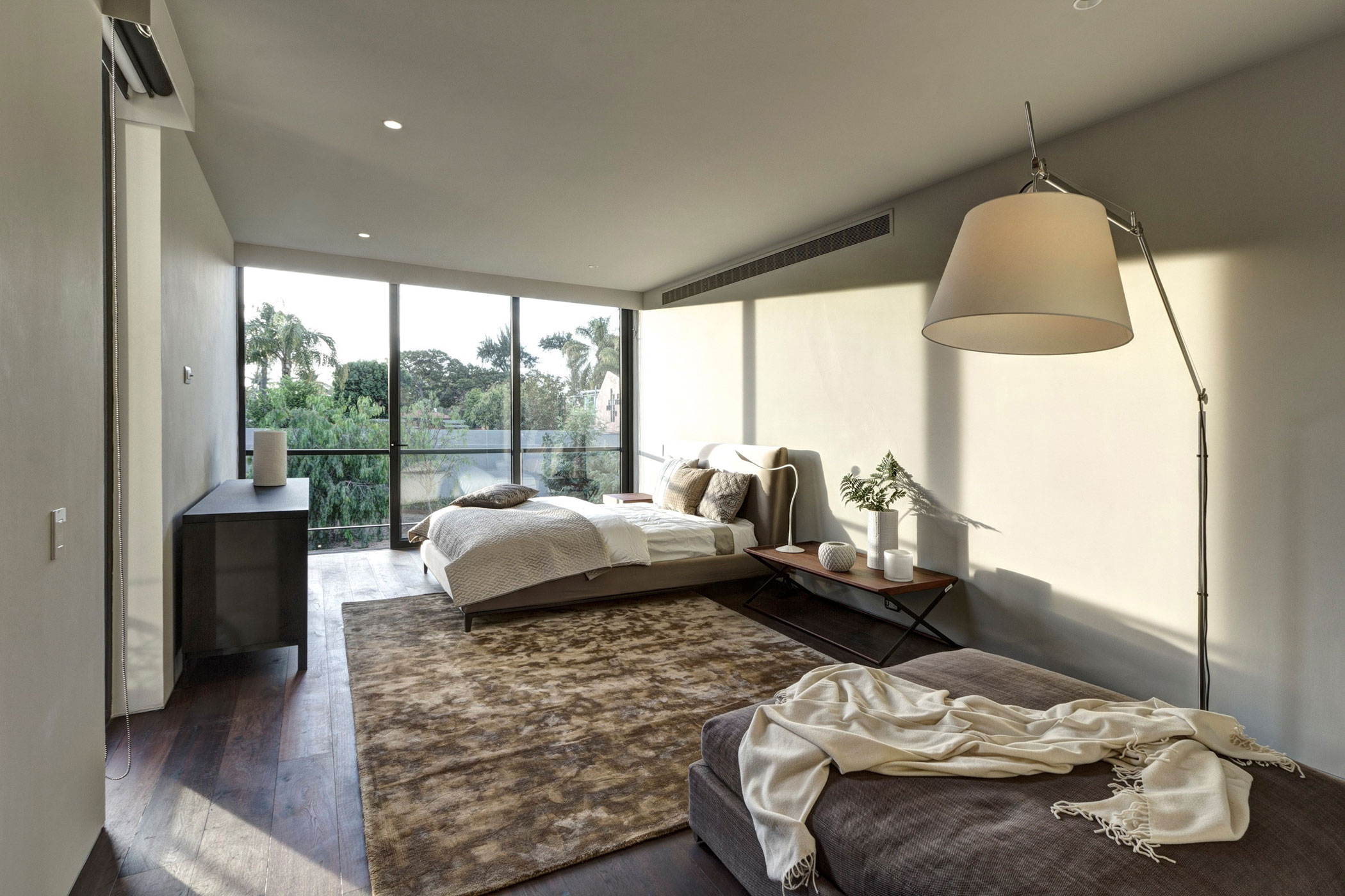 A Stunning and Luxurious Contemporary Home in Zapopan, Mexico by Elías Rizo Arquitectos (16)