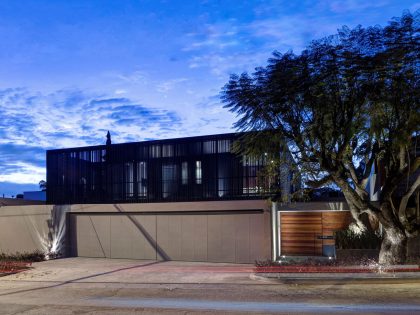 A Stunning and Luxurious Contemporary Home in Zapopan, Mexico by Elías Rizo Arquitectos (18)