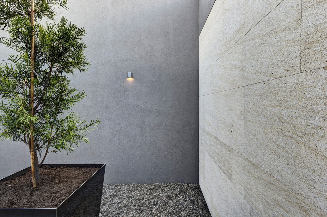 A Stunning and Luxurious Contemporary Home in Zapopan, Mexico by Elías Rizo Arquitectos (7)